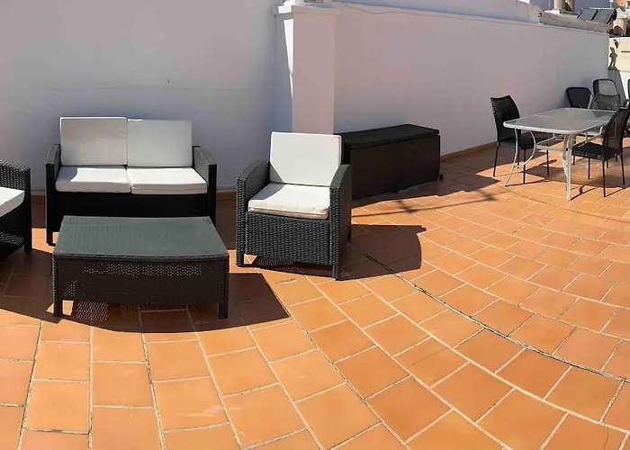 Picasso - Spacious In Old Town Nerja