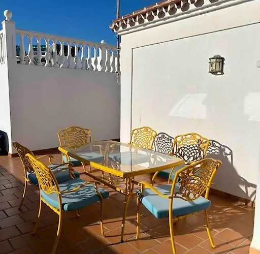 Picasso - Spacious In Old Town Апартаменты *